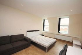 2 bedroom Flat to re...